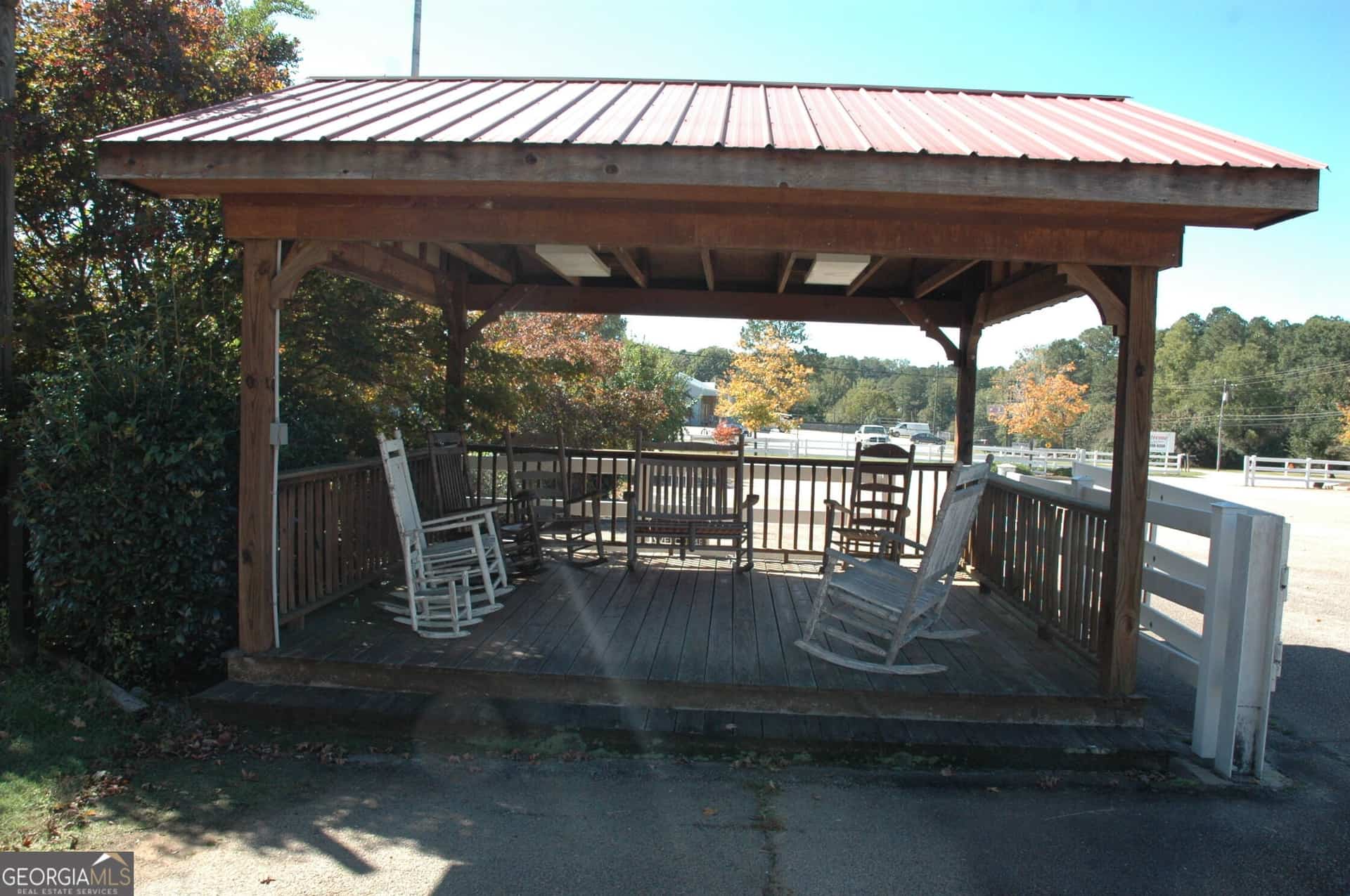 Listing photo 6
