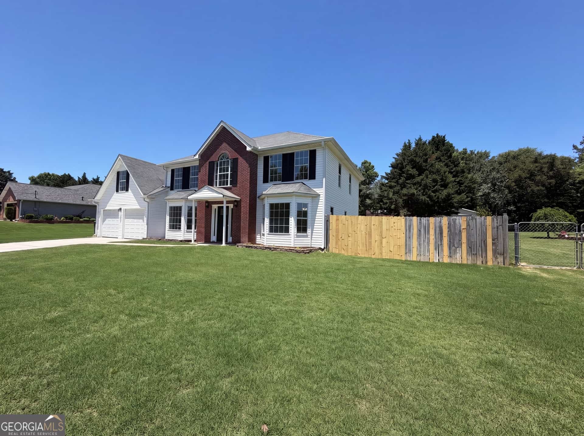 Listing photo 3