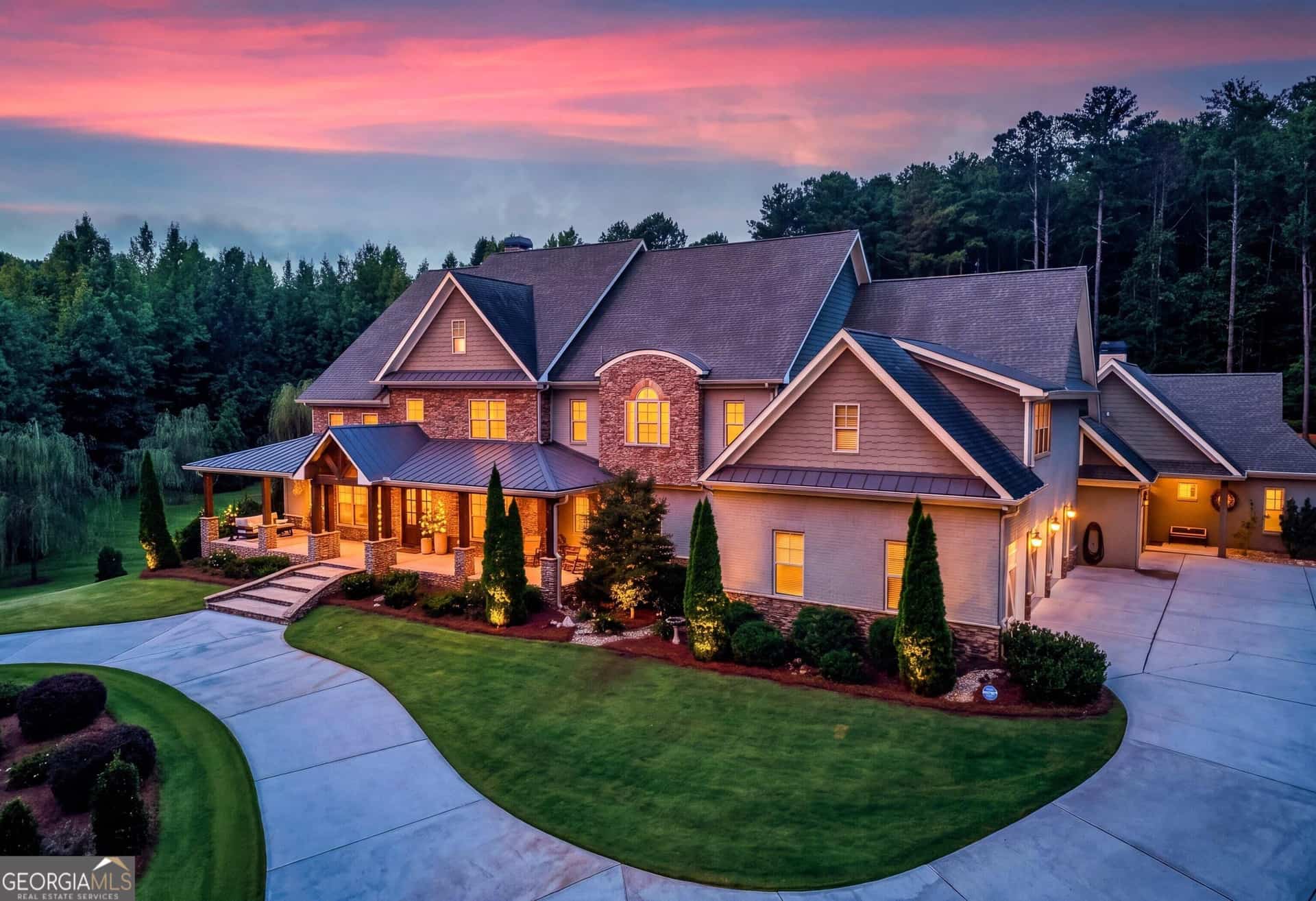 203 Carriage LN, Peachtree City, GA 30269
