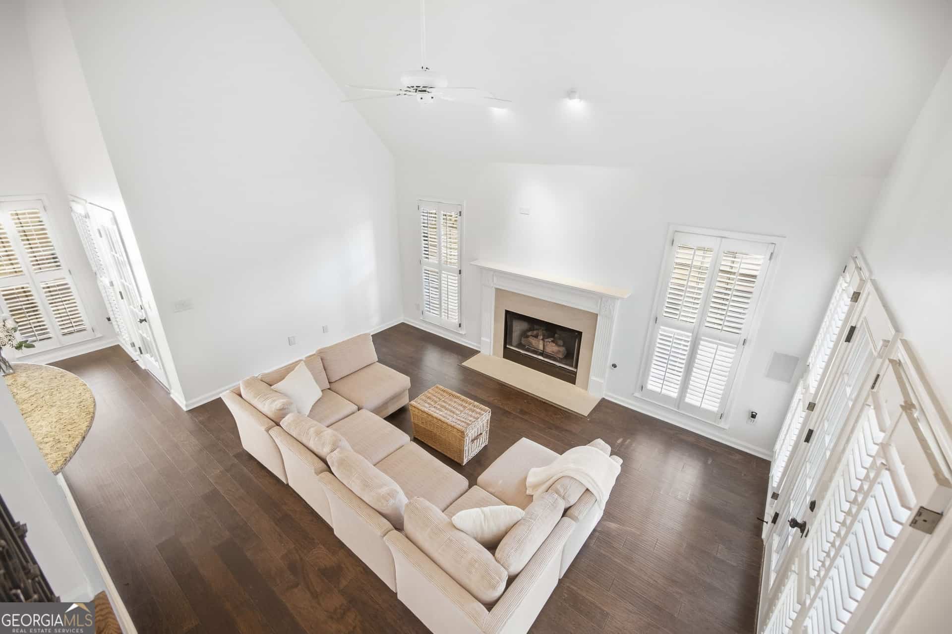 Listing photo 6