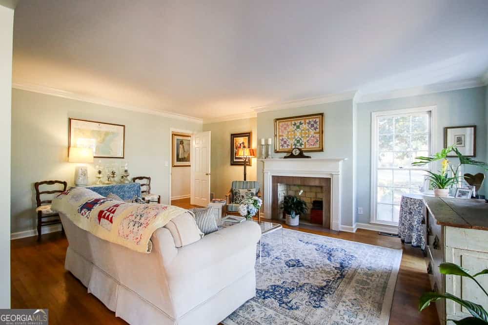Listing photo 6