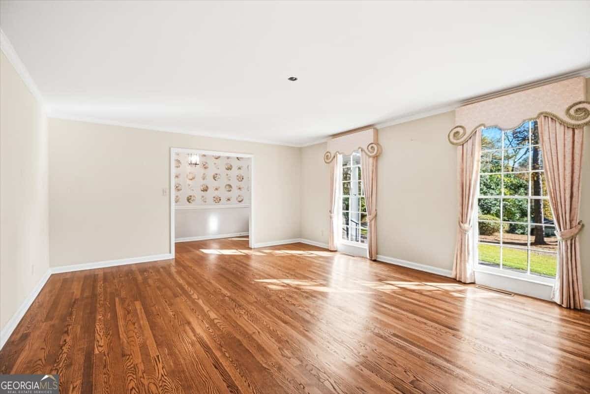 Listing photo 6