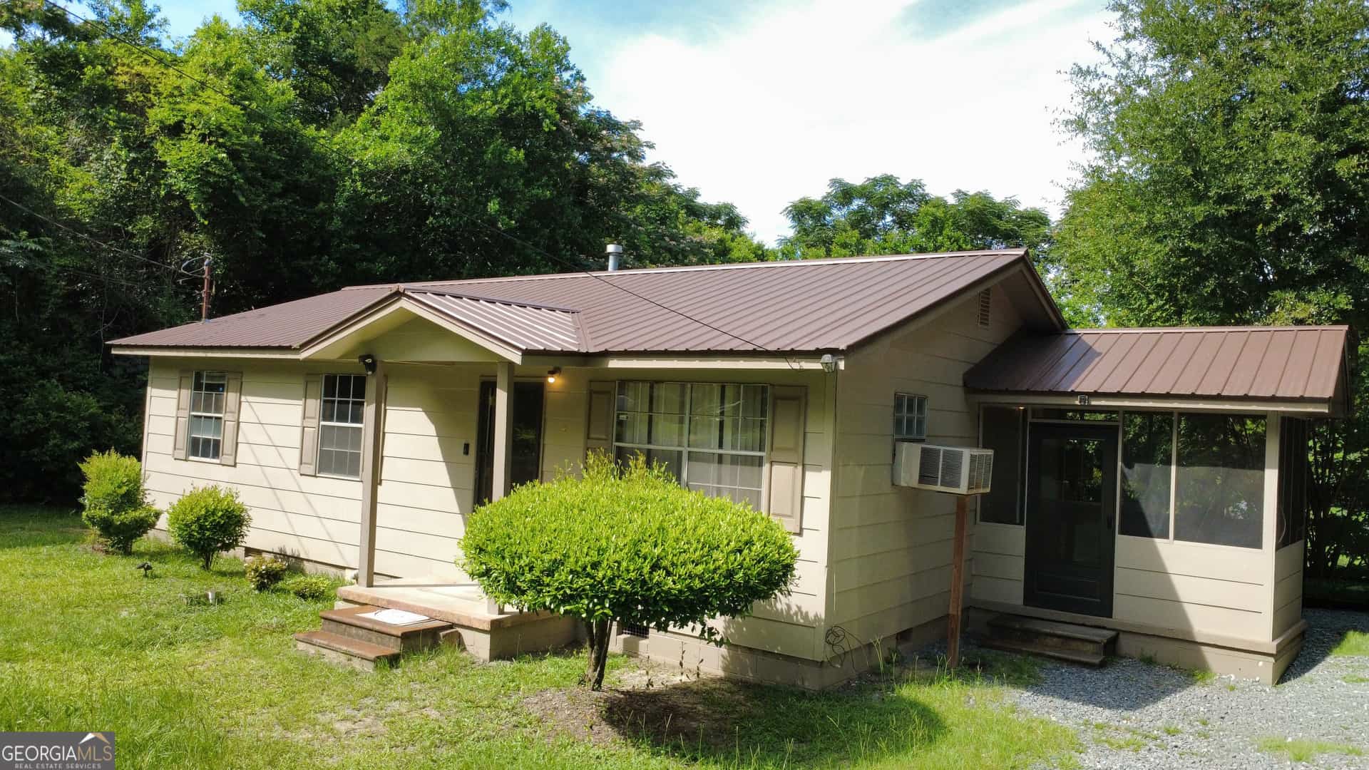 Listing photo 6