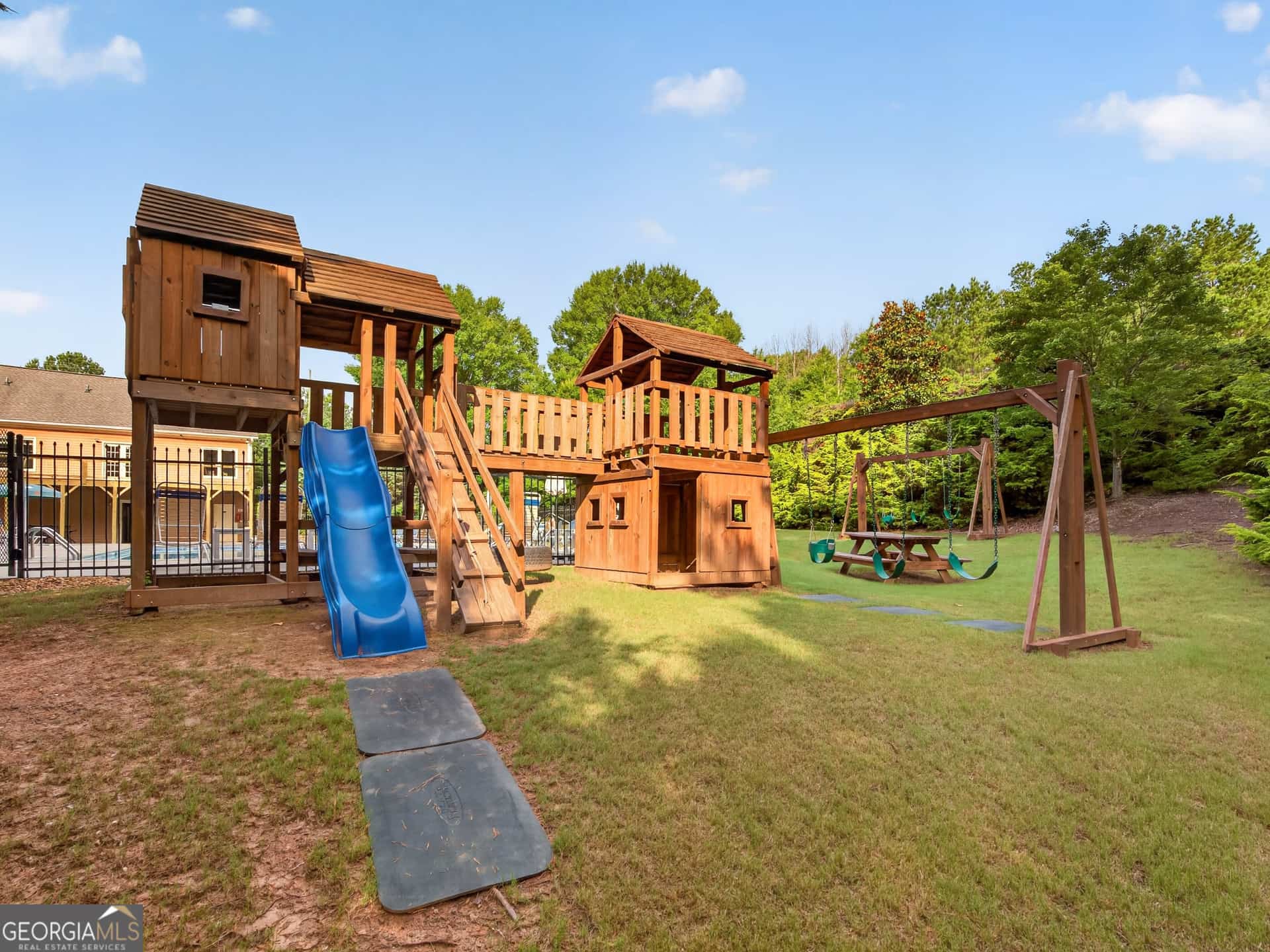 Listing photo 6