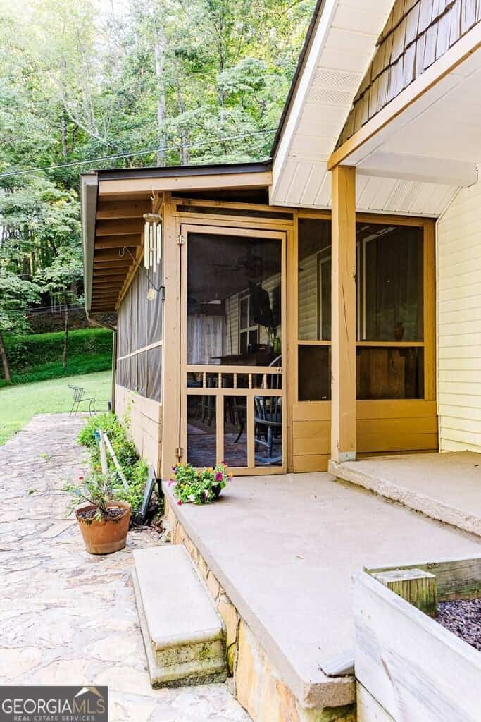 Listing photo 6