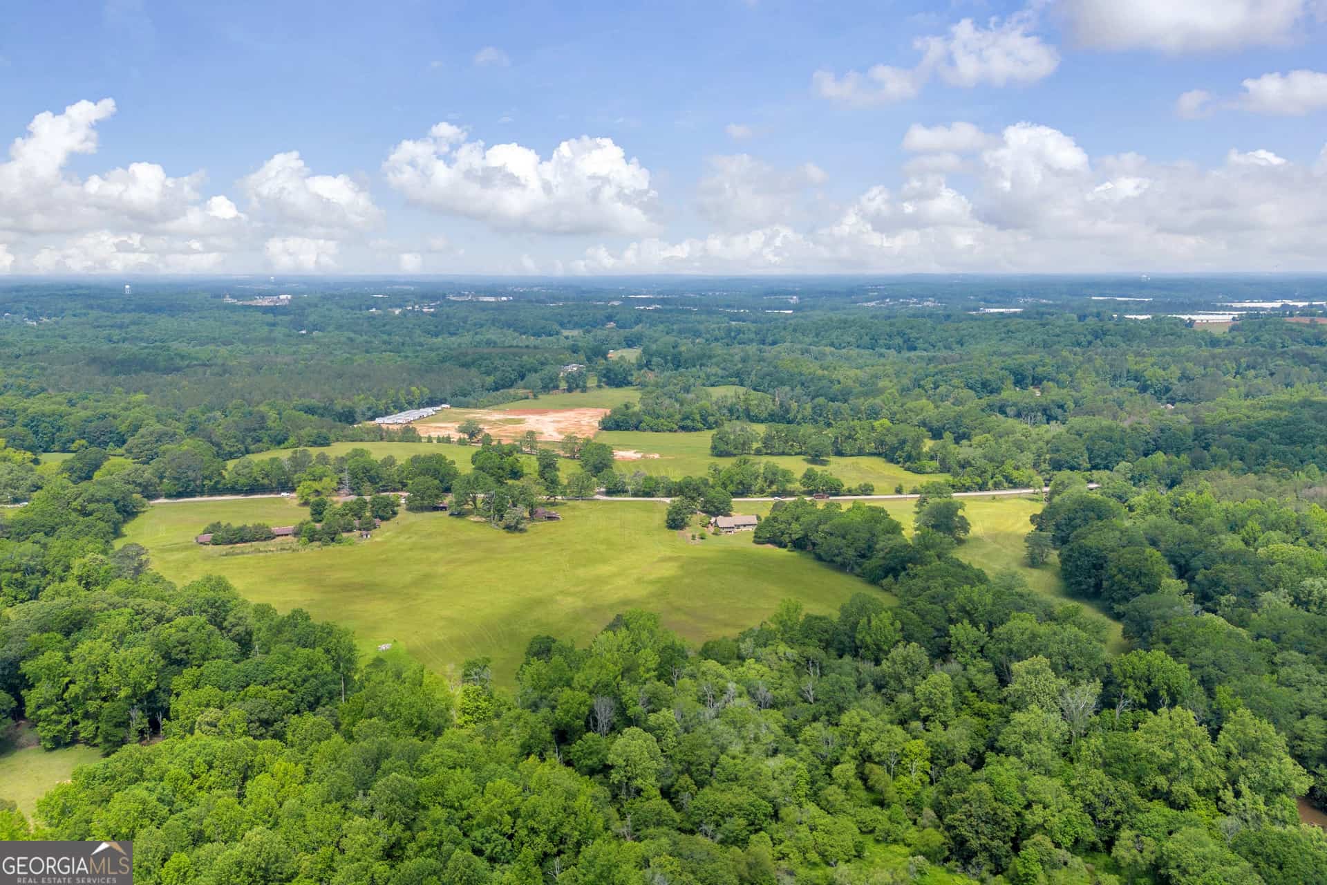 586 Covered Bridge RD, Hoschton, GA 30548