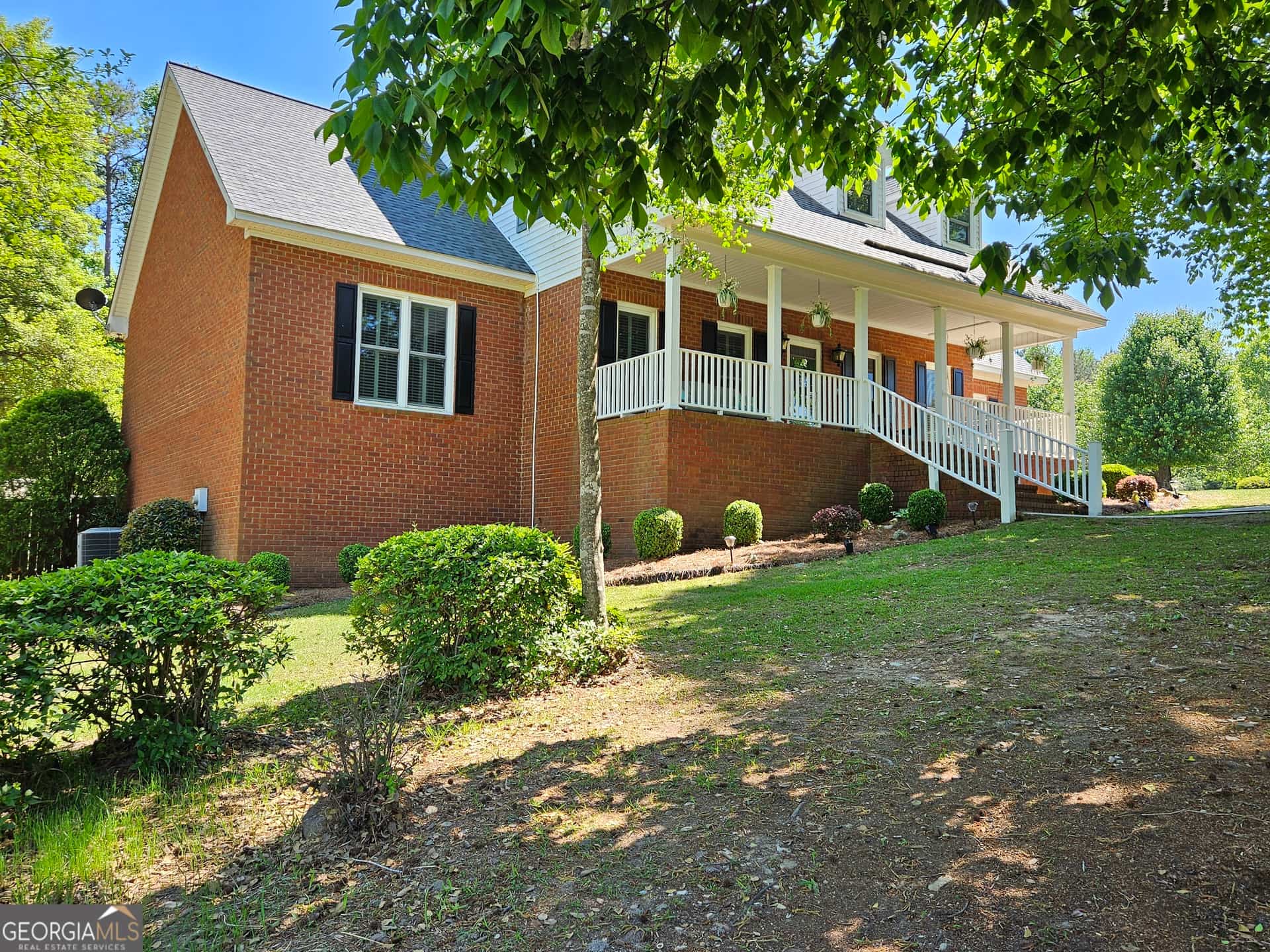 Listing photo 3