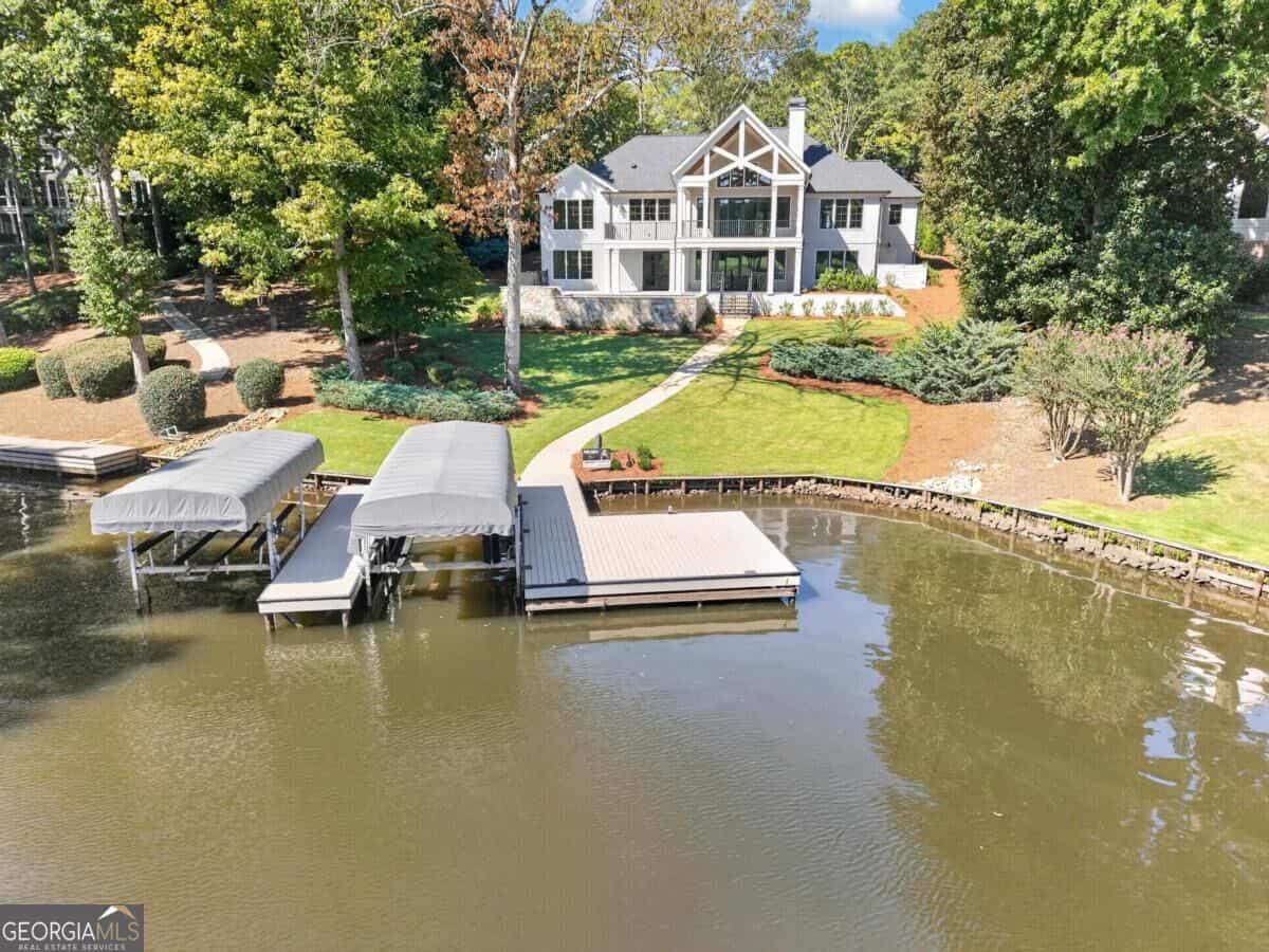 136 Barrington Hall DR, Eatonton, GA 31024