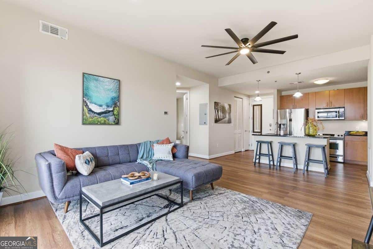 711 Cosmopolitan DR NE 517 #517, Atlanta, GA 30324