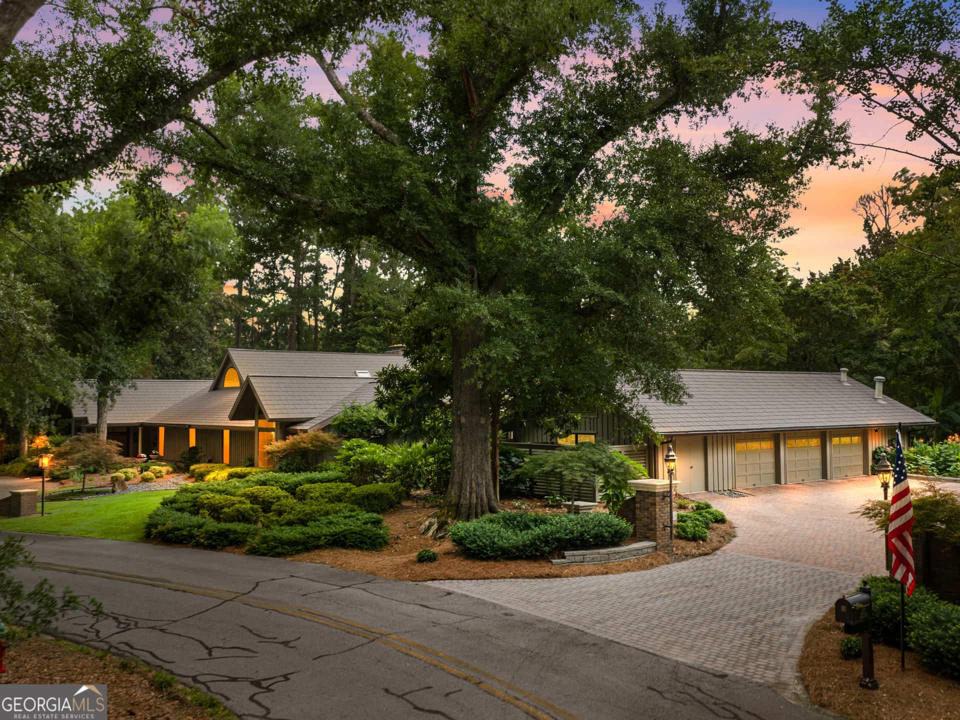 233 Azalea DR, Statesboro, GA 30458