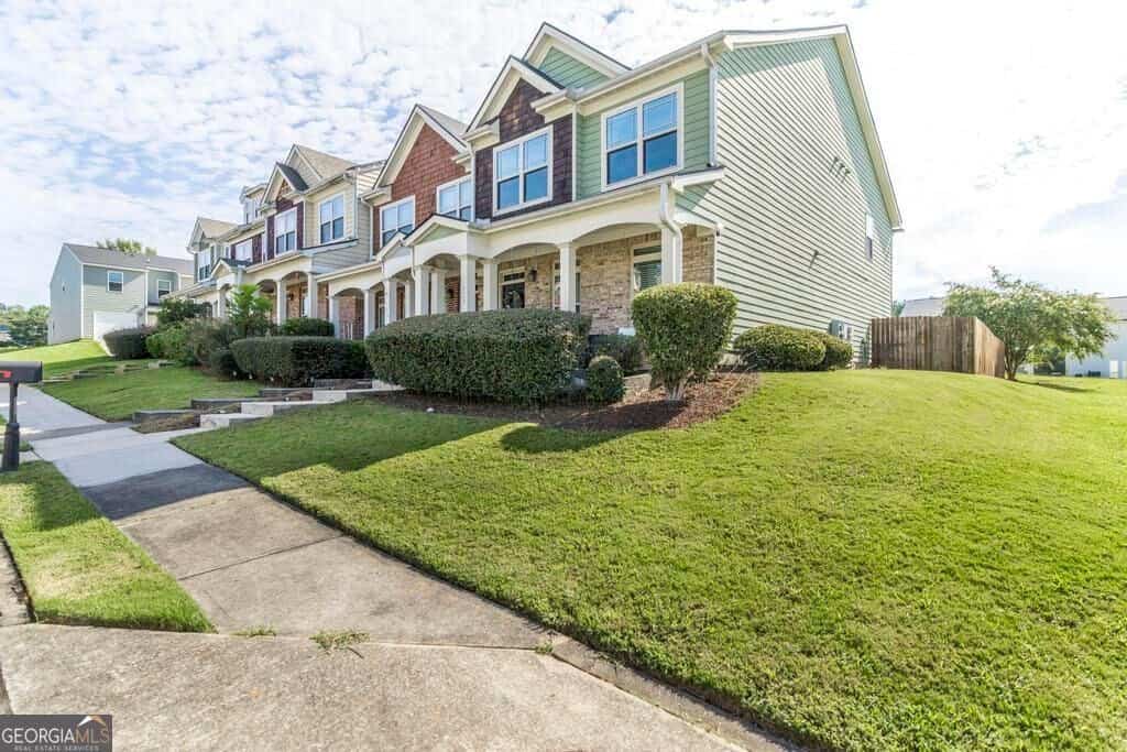 Listing photo 2