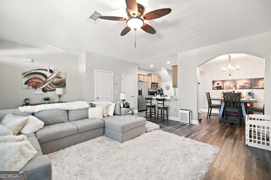 Listing photo 6