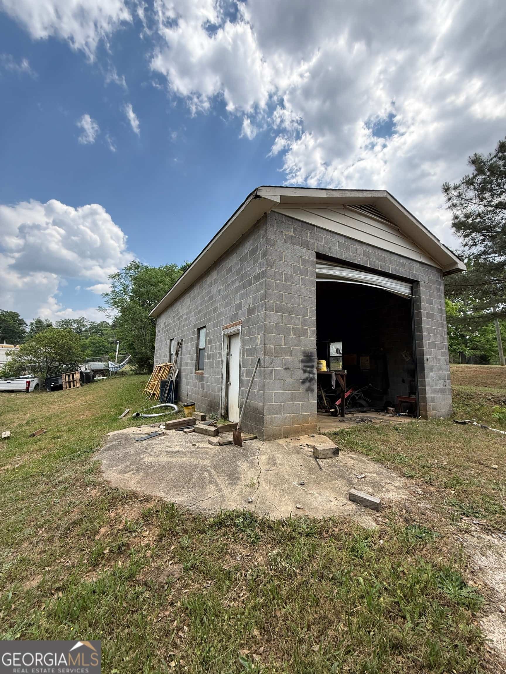 Listing photo 6