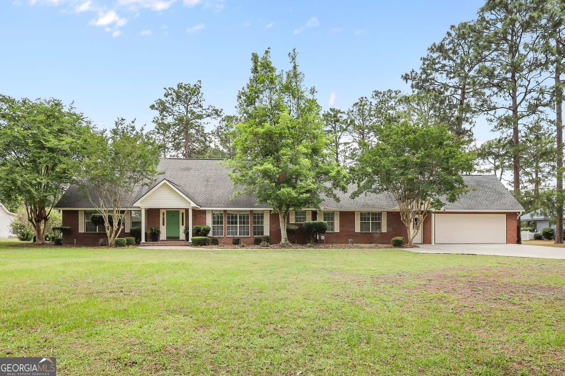 8 N Bogey DR, Jesup, GA 31546