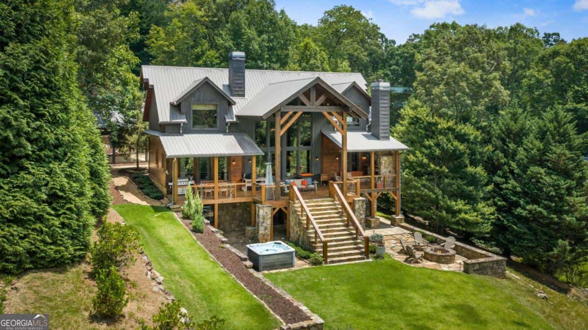 355 Old Camp LOOP, Morganton, GA 30560