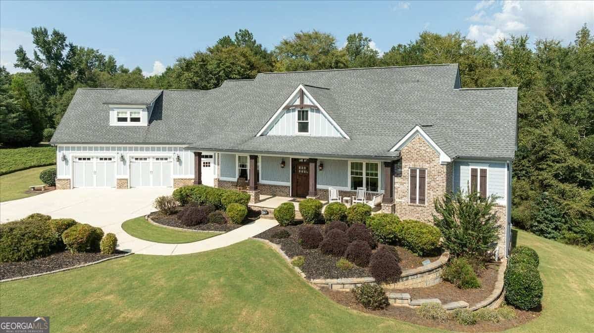 617 Skyland DR, Hoschton, GA 30548