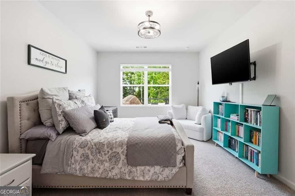 Listing photo 6