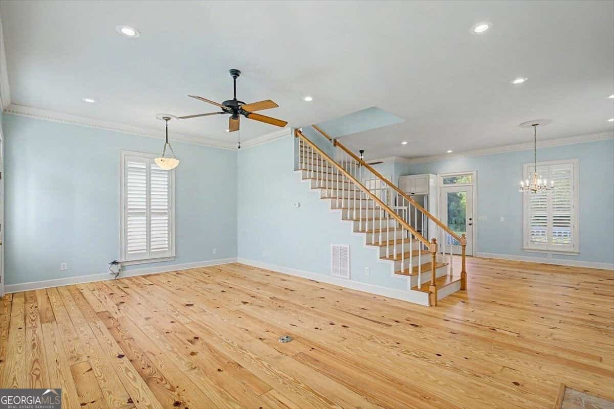 Listing photo 6