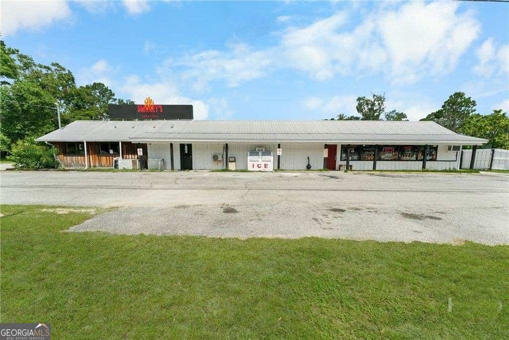 512 S US 301 HWY, Jesup, GA 31546