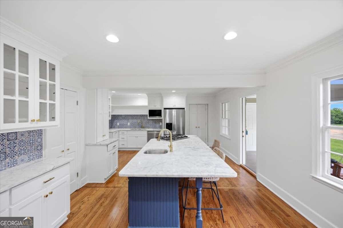 Listing photo 6