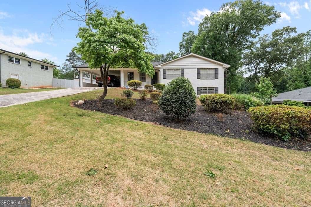 Listing photo 2
