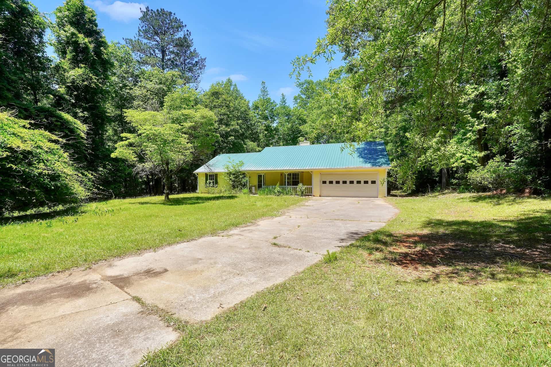 715 Concord RD, Shady Dale, GA 31085
