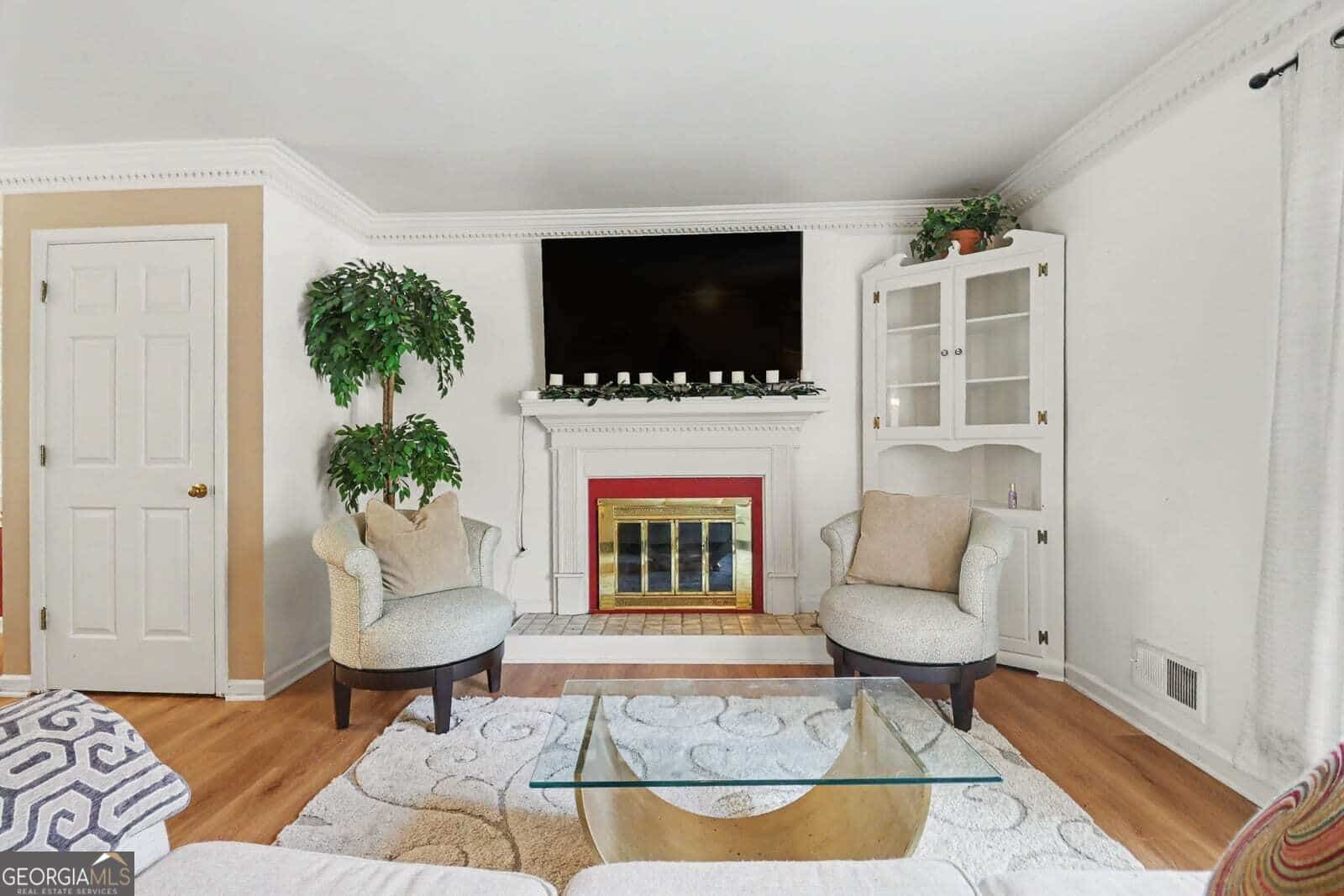 Listing photo 6