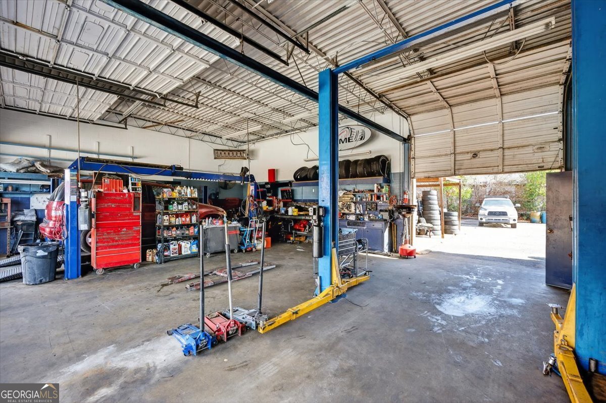 Listing photo 6