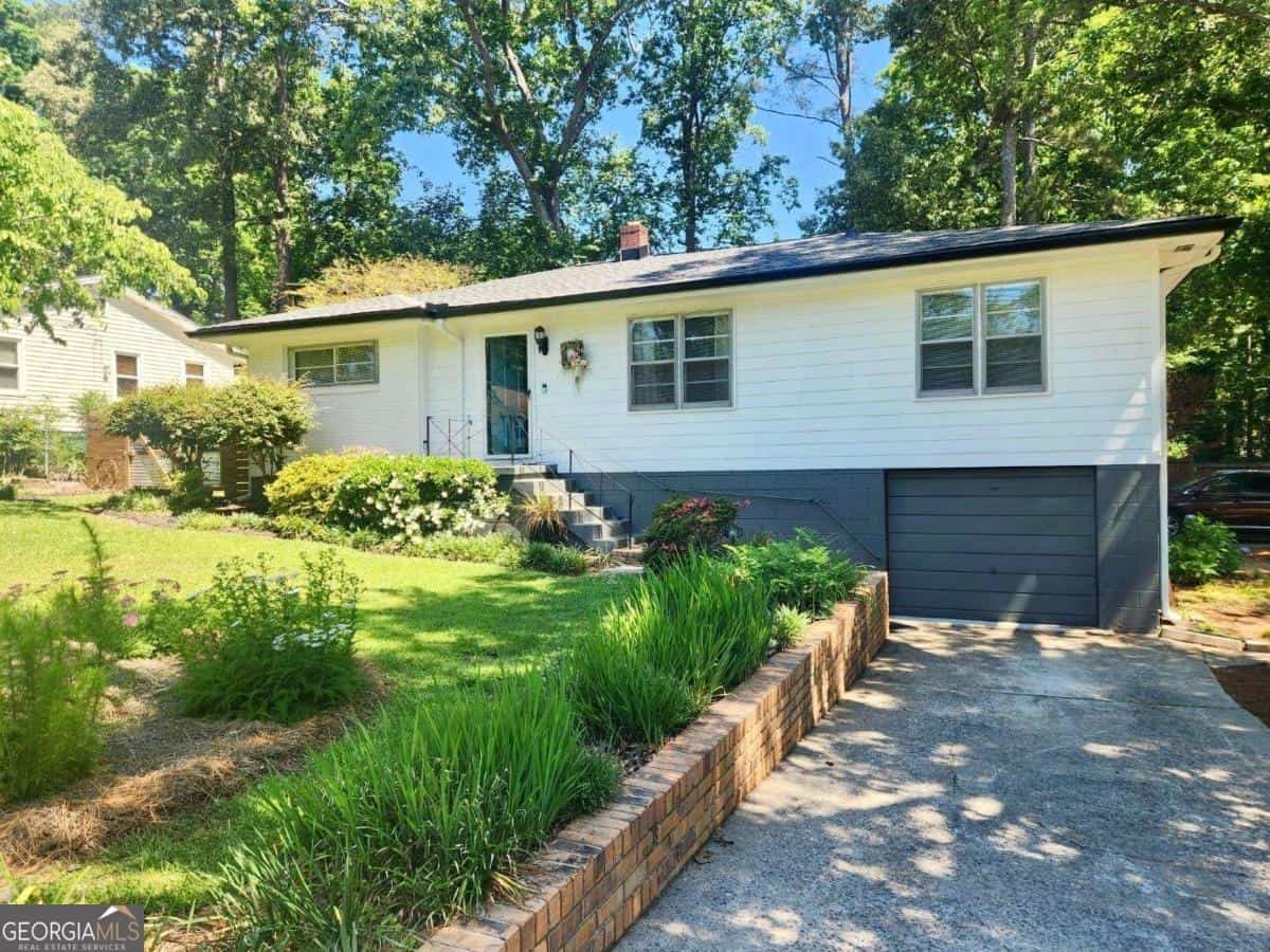 1043 Oakdale DR SE, Smyrna, GA 30080