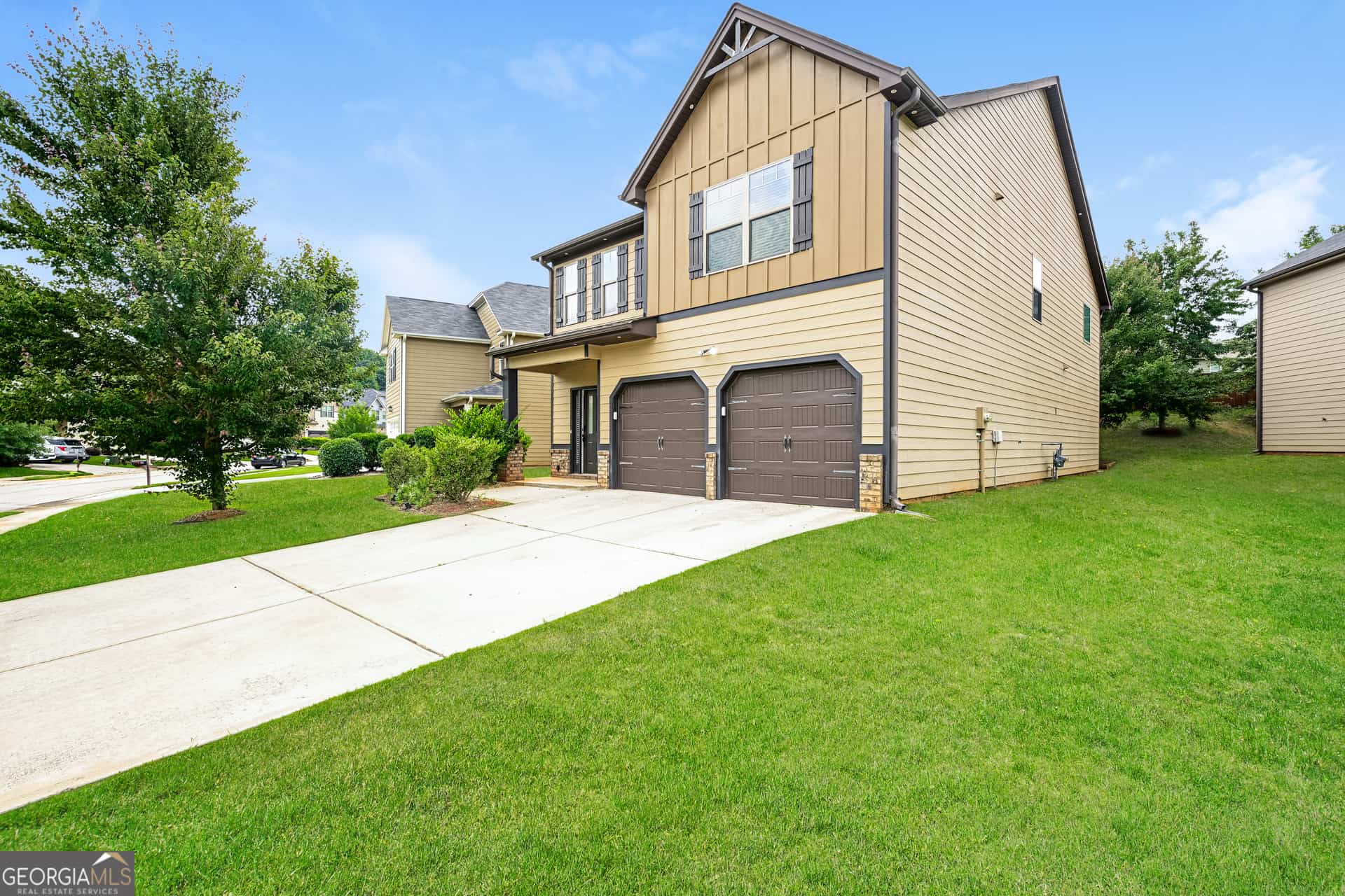 Listing photo 2