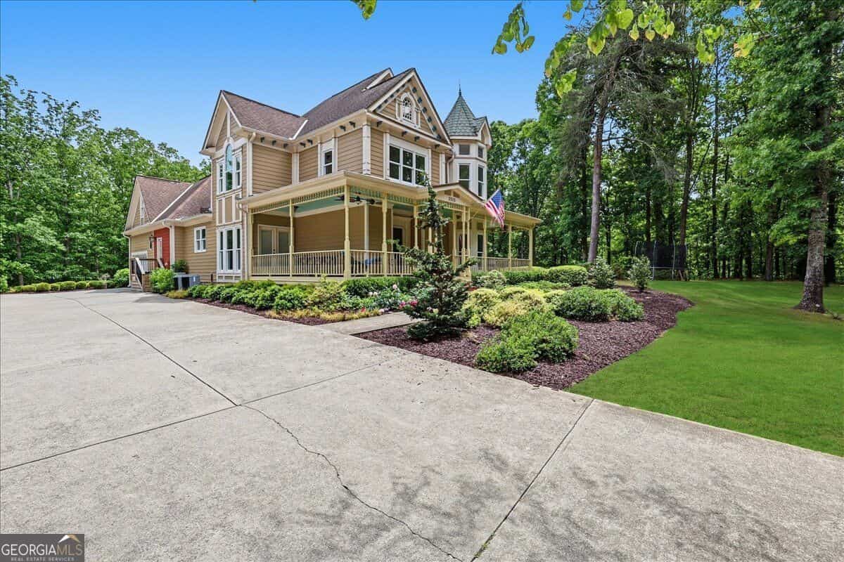 Listing photo 3