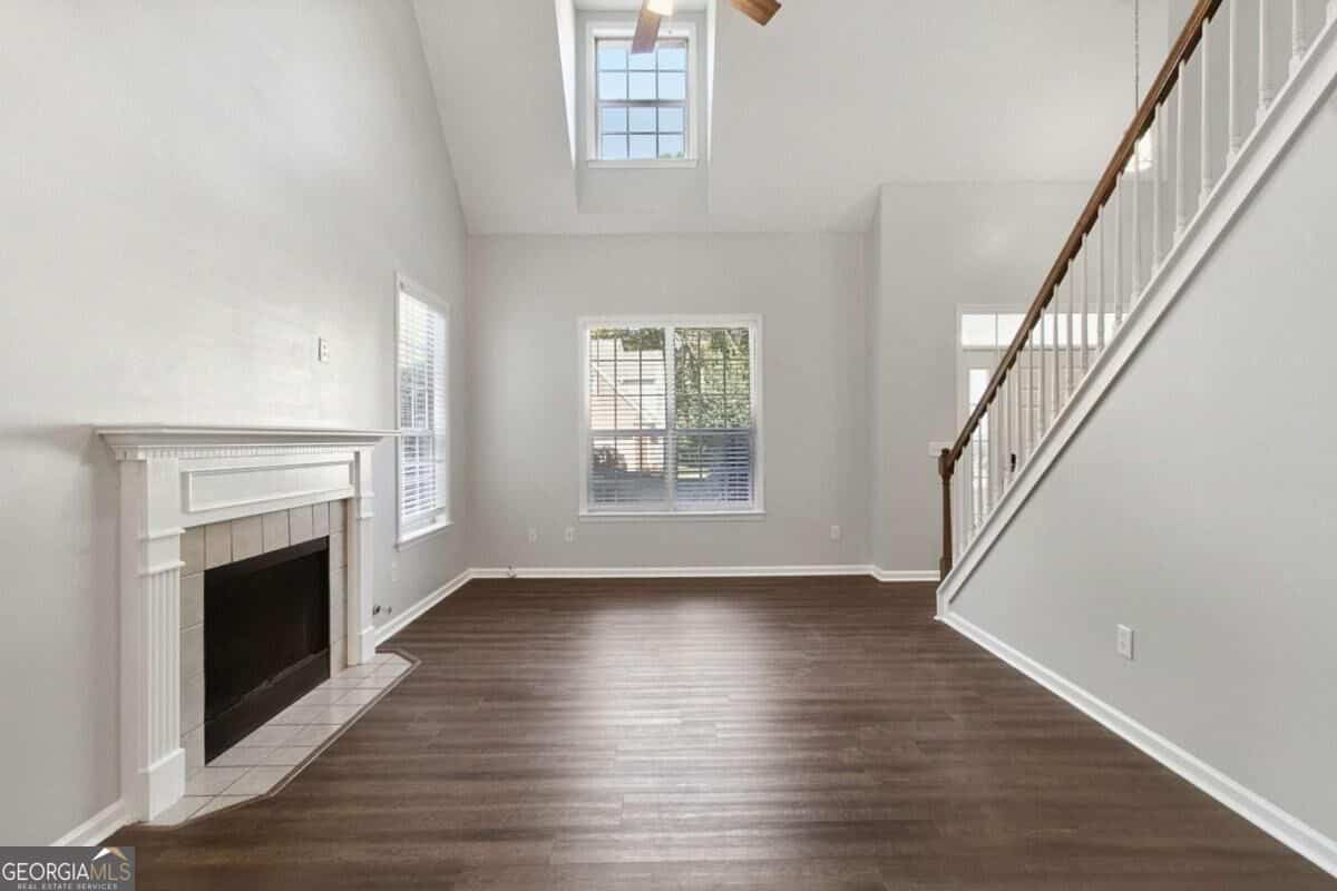 Listing photo 6