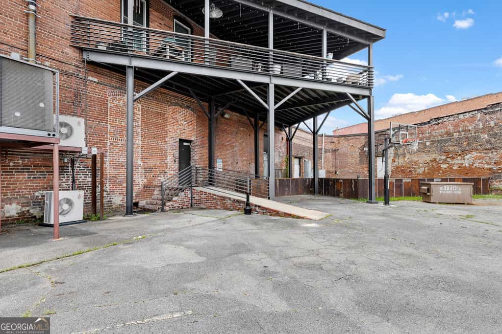 Listing photo 6