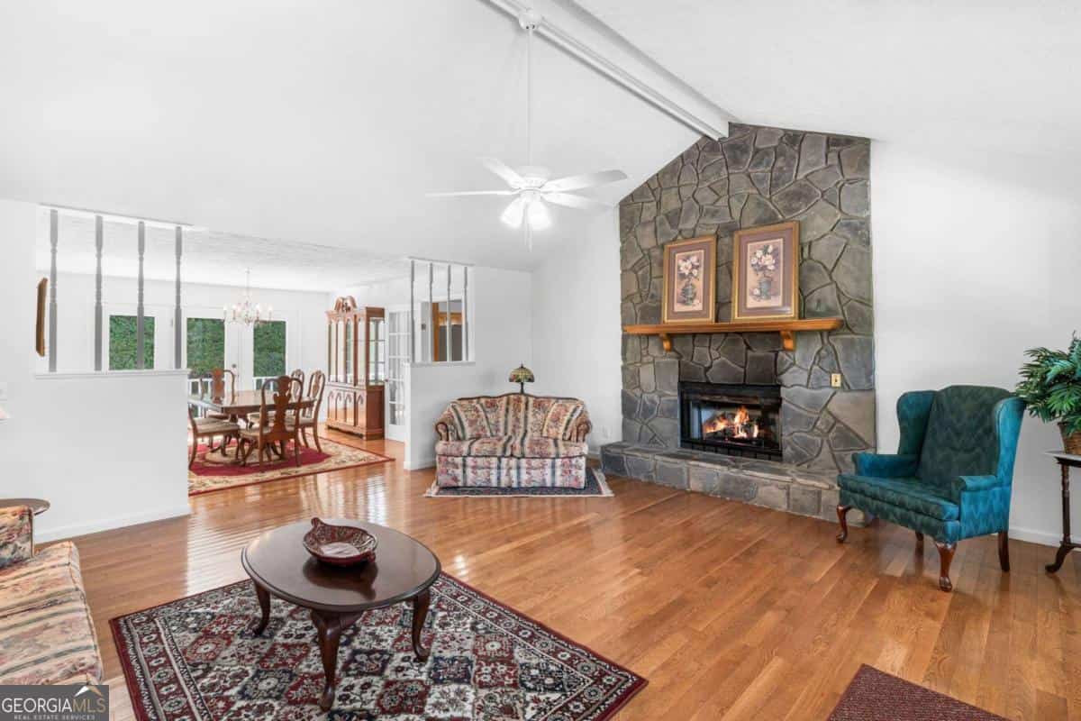 Listing photo 6