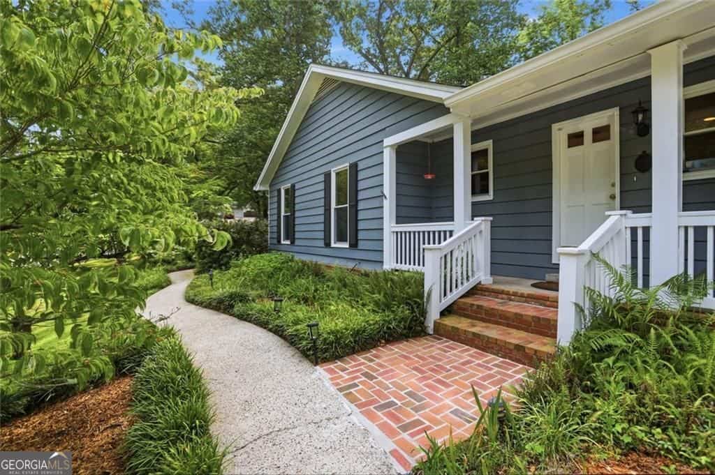 Listing photo 6