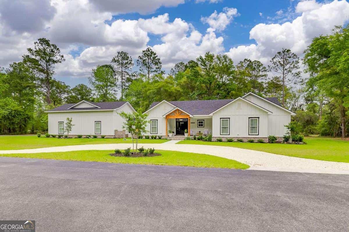1037 Lake Side DR NE, Townsend, GA 31331