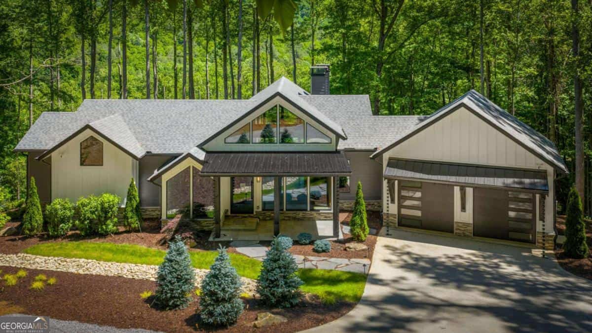 172 Grand Oaks TRL, Morganton, GA 30560