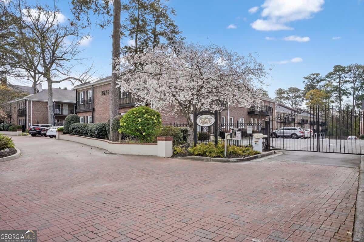 3675 Peachtree RD NE 19 #19, Atlanta, GA 30319