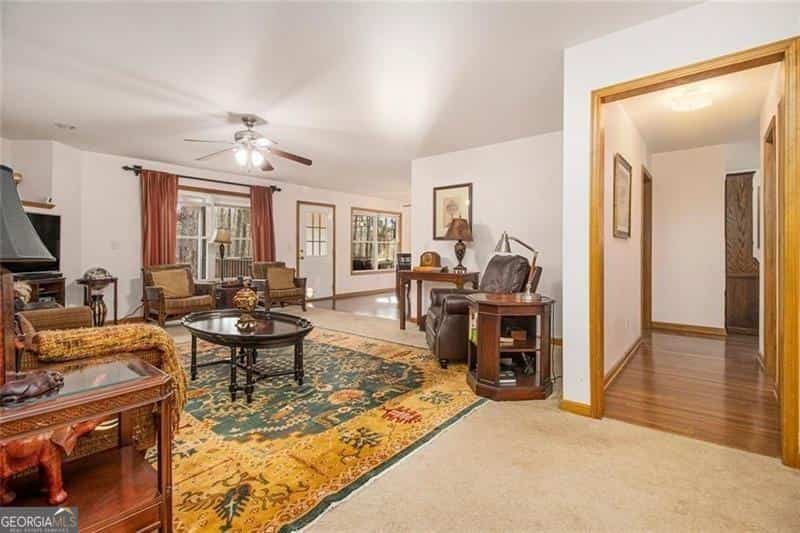 Listing photo 6