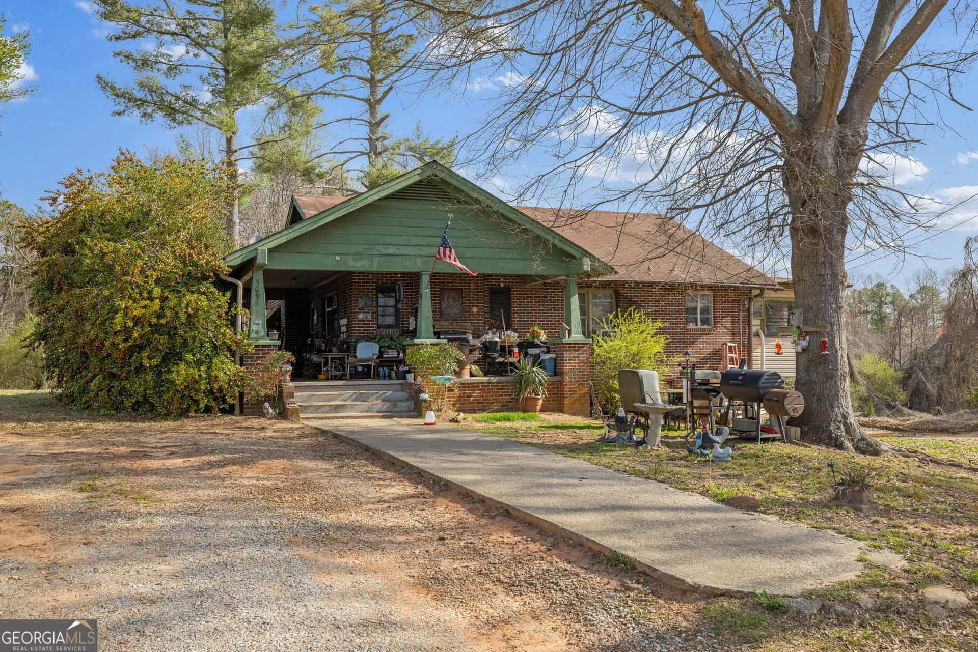 Listing photo 3