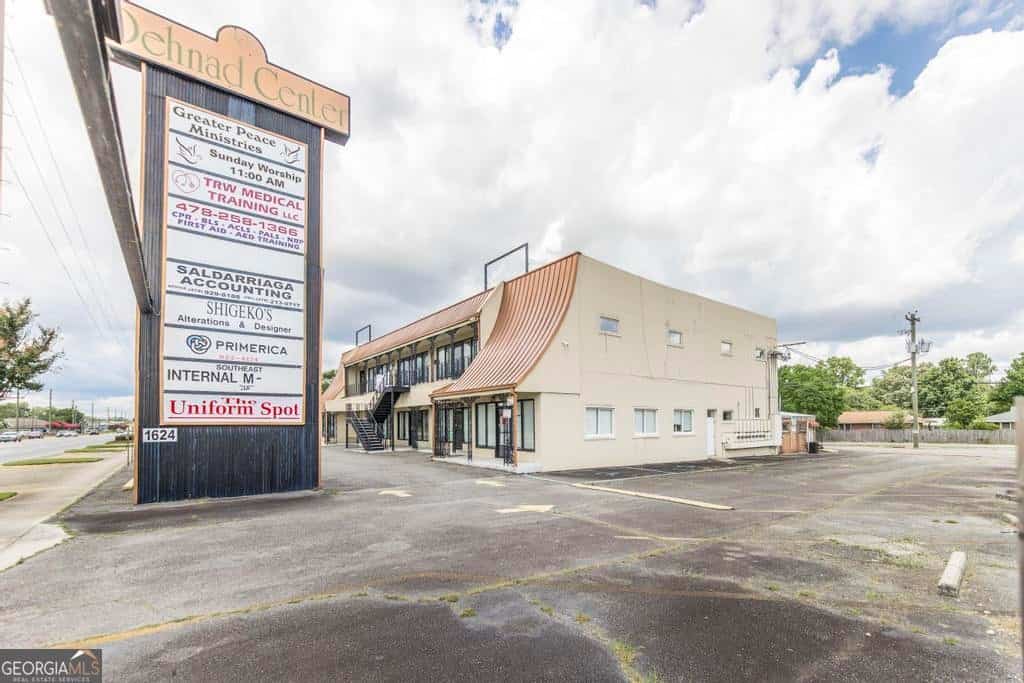 Listing photo 3