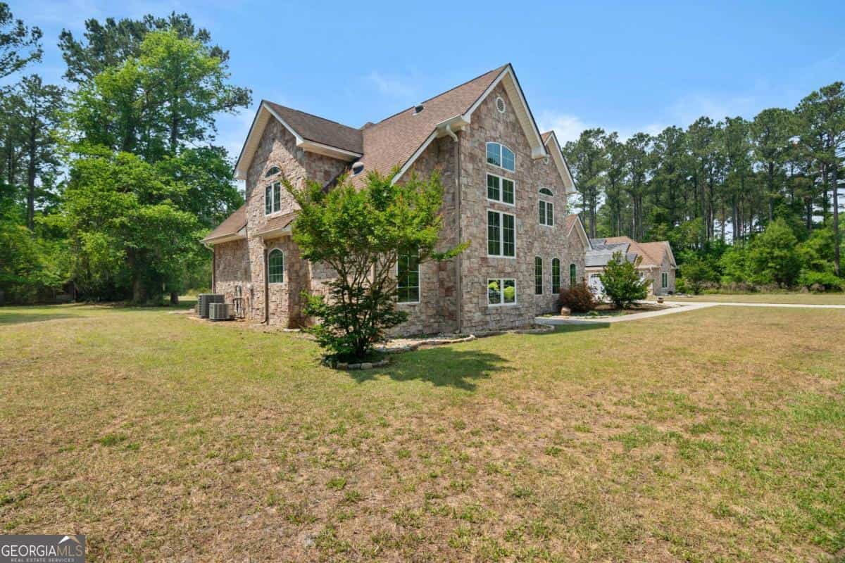 Listing photo 4