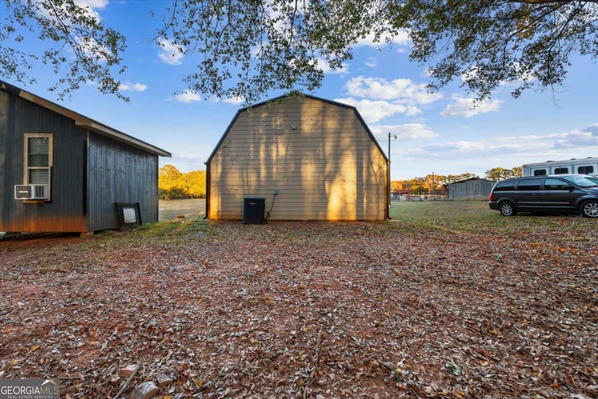 Listing photo 6