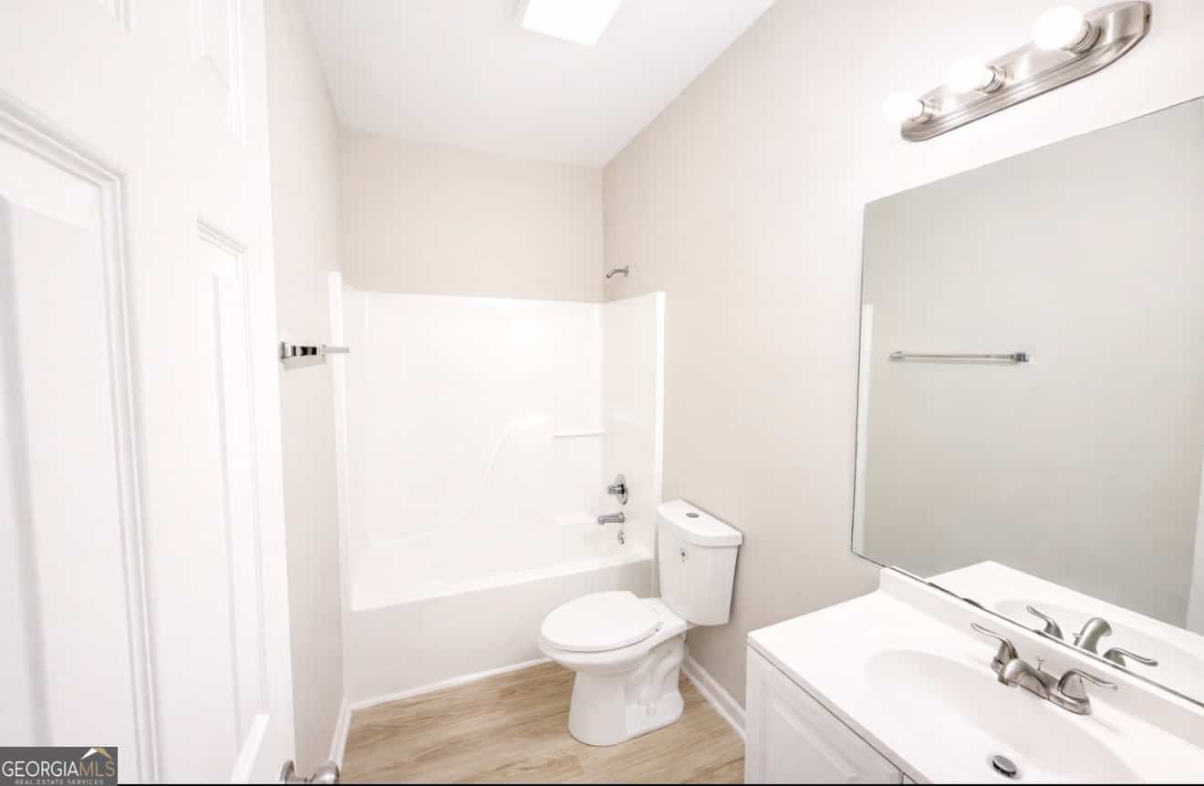 Listing photo 6