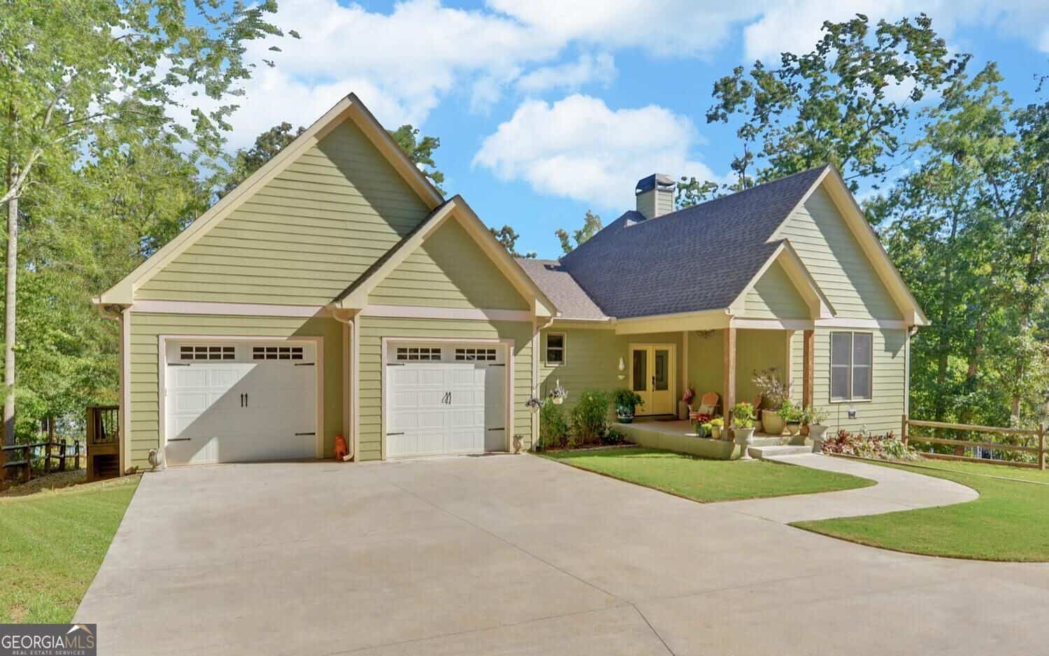 Listing photo 2