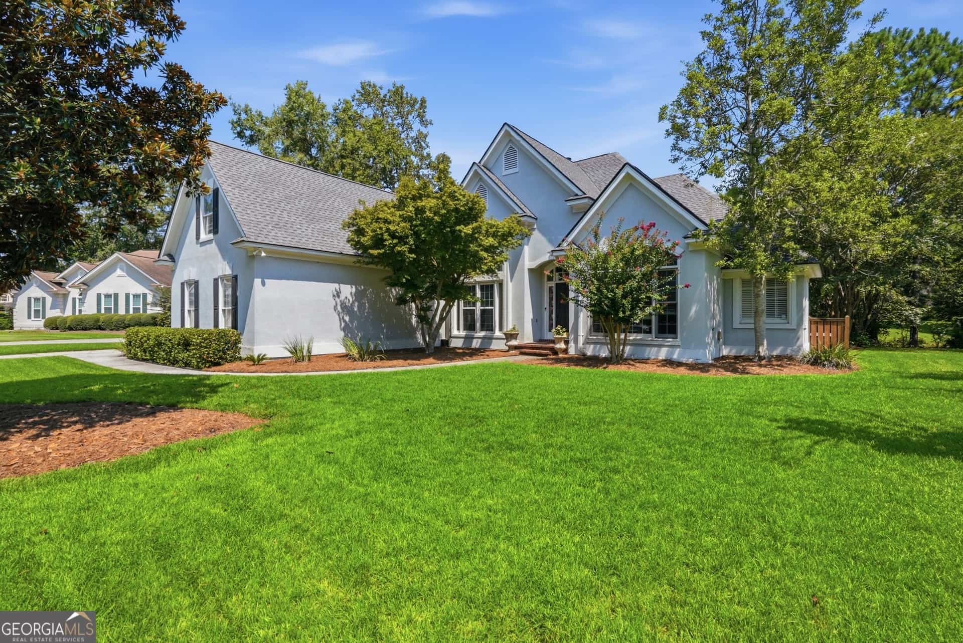 12 Baymeadow LN, Savannah, GA 31405