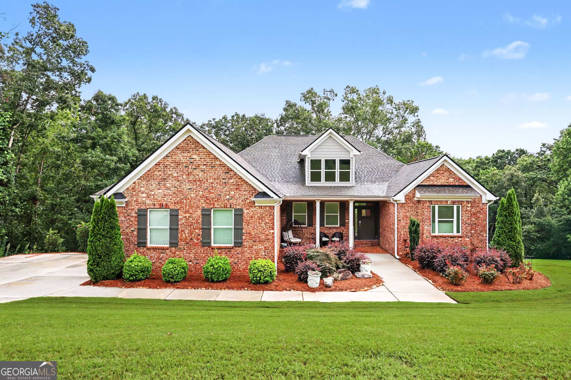 5171 Glen Forrest DR, Flowery Branch, GA 30542