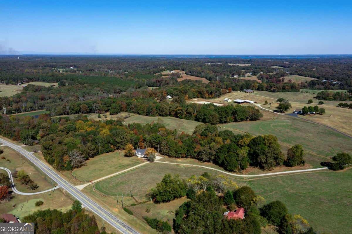 173 & 175 Deer Creek Farms RD, Hartwell, GA 30643