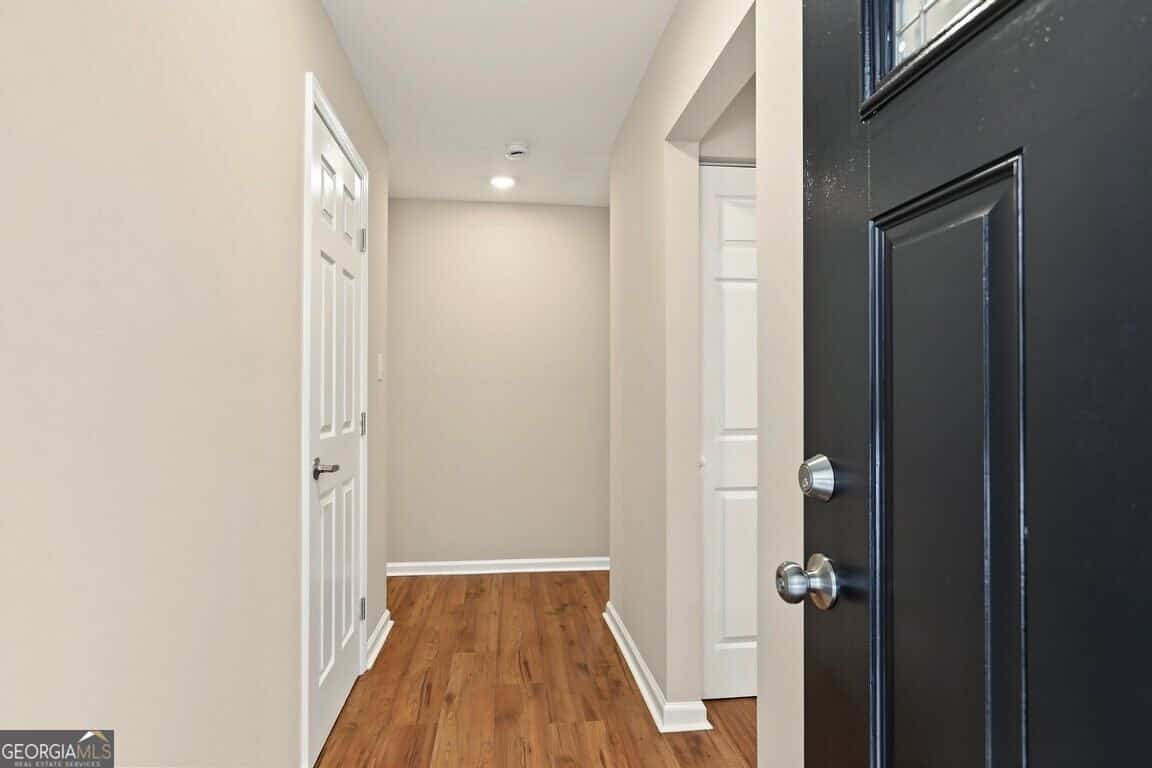 Listing photo 6