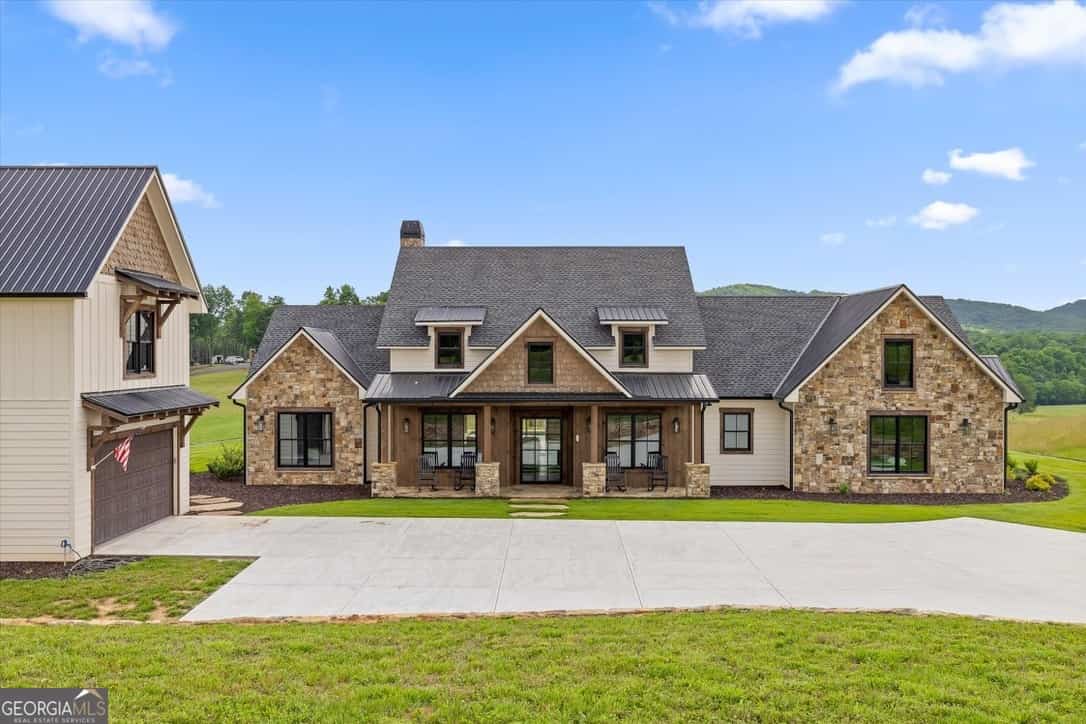 84 Bravo Rivera WAY, Ellijay, GA 30536